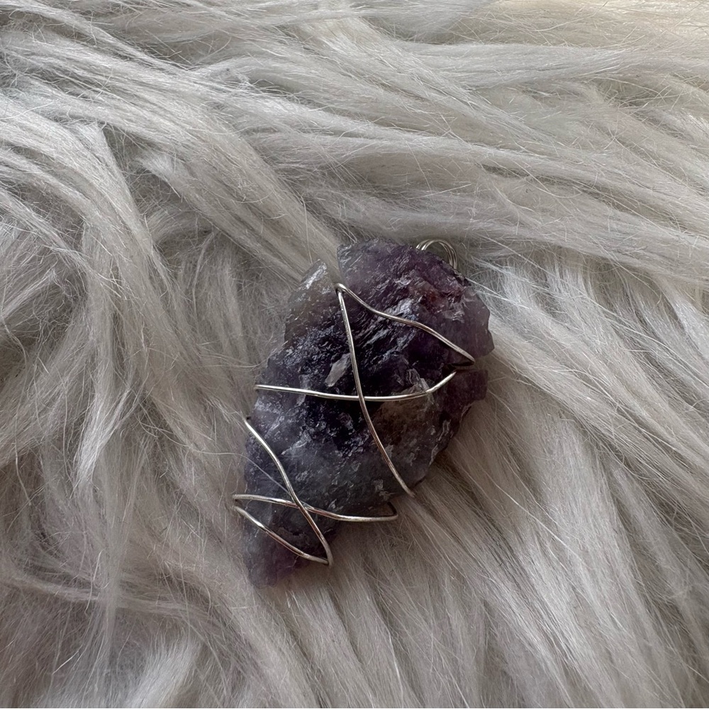 ✨ Amethyst Aura Point Pendant - Picture 4 of 4